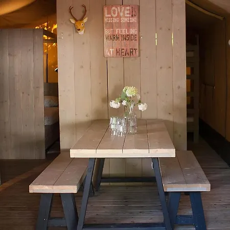 Glamping Veluwe * נונספייט