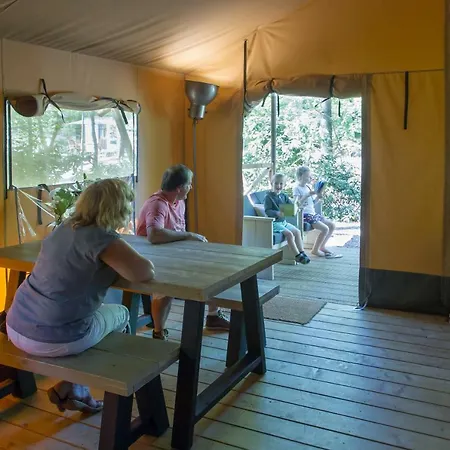 Glamping Veluwe אוהל מפואר *